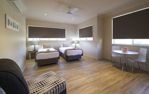 Marty's @ Little Beach - Your Accommodation 21