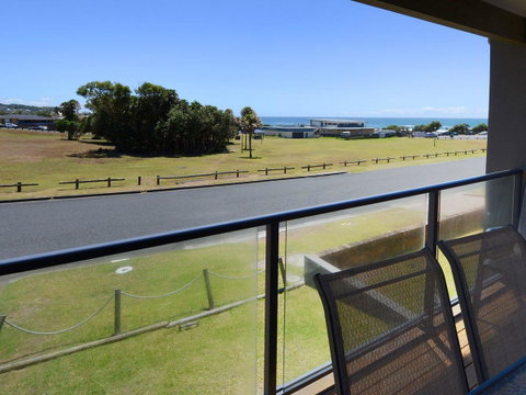 2 Cliff Road - Your Accommodation 4