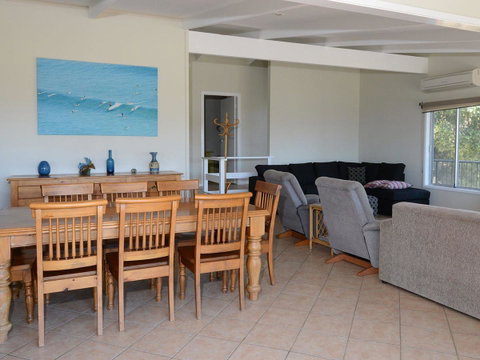 2 Cliff Road - Your Accommodation 3