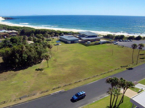 2 Cliff Road - Your Accommodation 0