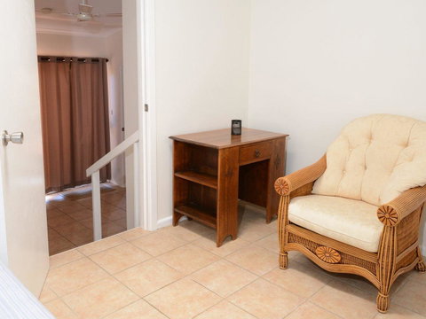 2 Cliff Road - Your Accommodation 10