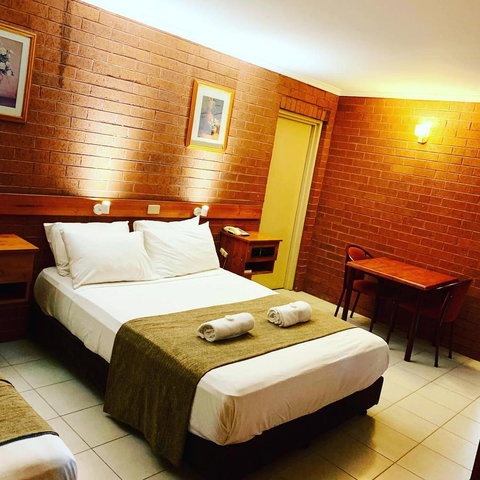 Pine Tree Motel - Your Accommodation 28