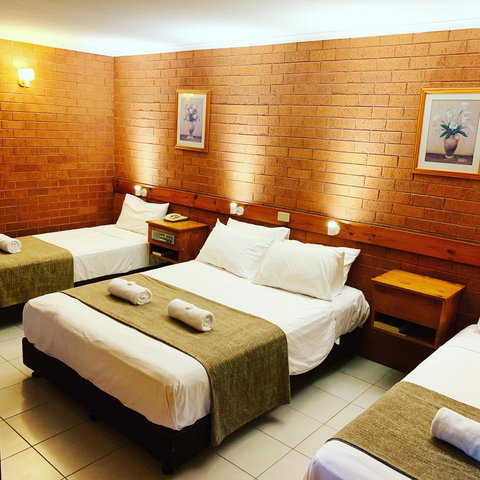 Pine Tree Motel - Your Accommodation 19