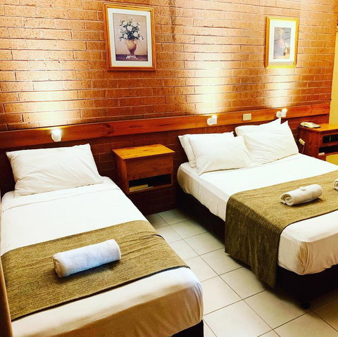 Pine Tree Motel - Your Accommodation 27