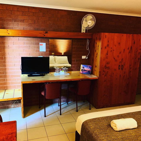 Pine Tree Motel - Your Accommodation 30