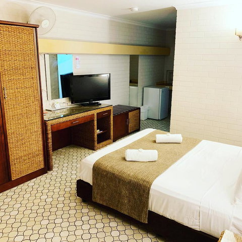 Pine Tree Motel - Your Accommodation 26