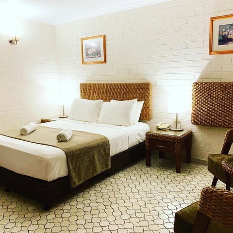 Pine Tree Motel - Your Accommodation 25