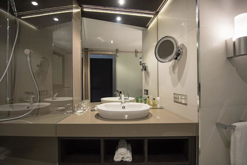 Hilton Darwin - Your Accommodation 24