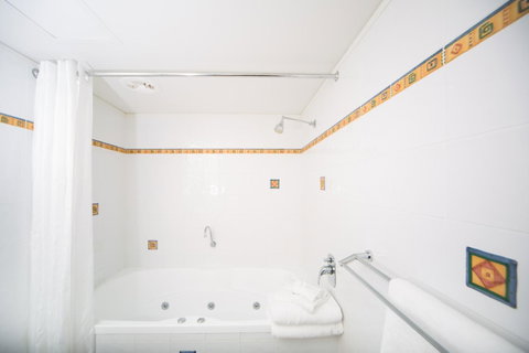 Corrigans Cove - Your Accommodation 9