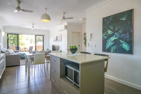 ZEN QUEST - The NOMADS PAD Near Nightcliff Markets & Sunset Foreshore - Your Accommodation 24