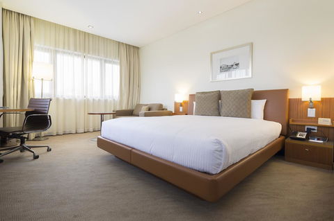 Novotel Canberra - Your Accommodation 24