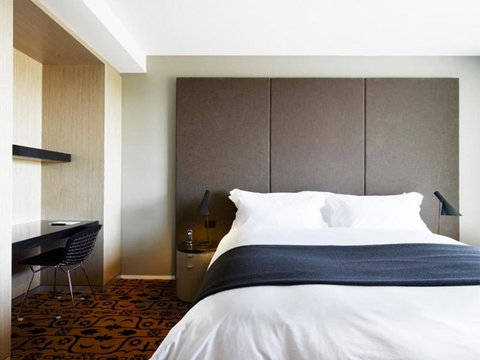 Burbury Hotel - Your Accommodation 5