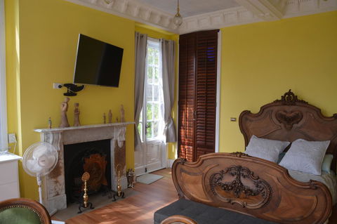 Garden Room - Your Accommodation 1