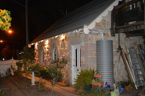 Garden Room - Your Accommodation 5