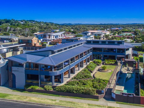 Lennox Holiday Apartments - Your Accommodation 0