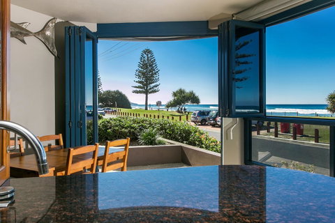 Lennox Holiday Apartments - Your Accommodation 1