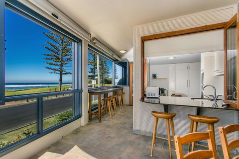 Lennox Holiday Apartments - Your Accommodation 32