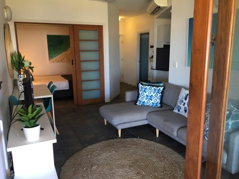 Lennox Holiday Apartments - Your Accommodation 20