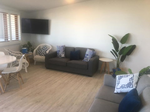 Lennox Holiday Apartments - Your Accommodation 24