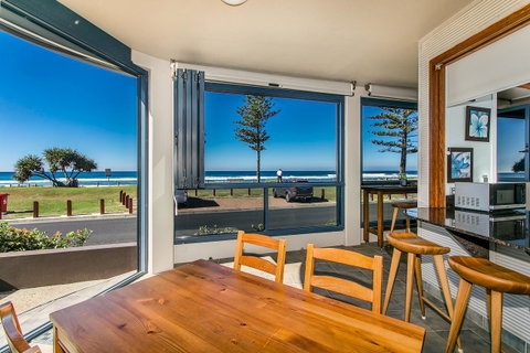 Lennox Holiday Apartments - Your Accommodation 34