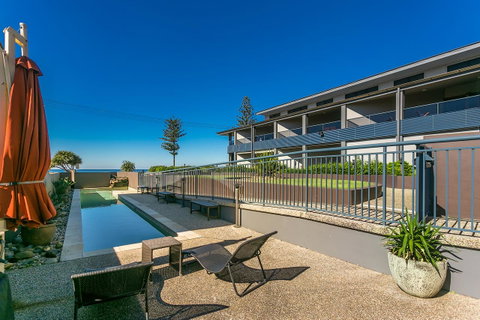 Lennox Holiday Apartments - Your Accommodation 5