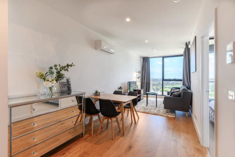 Box Hill 1 Bedroom Apartment With Ultimate View - Your Accommodation 1