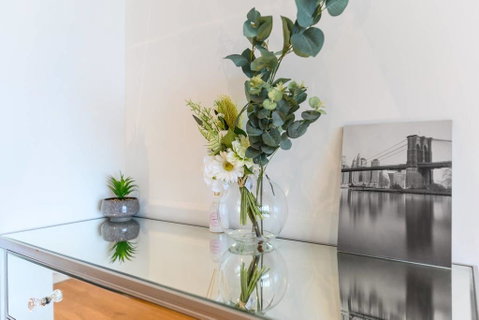 Box Hill 1 Bedroom Apartment With Ultimate View - Your Accommodation 2