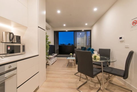Box Hill Central 1 Bedroom Delight@Elland Avenue - Your Accommodation 0
