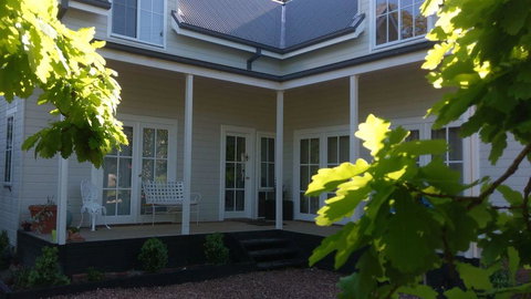 Bradshaw House - Your Accommodation 0