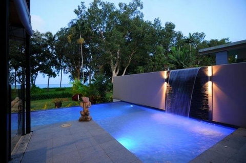 Bramston Beach - Luxury Holiday House - Your Accommodation 3