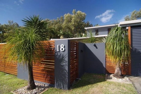 Bramston Beach - Luxury Holiday House - Your Accommodation 2