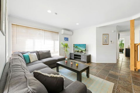 Breakers At Mudjimba Beach - Your Accommodation 2