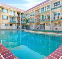 Bribie Beach King bed Unit overlooking pool - Your Accommodation