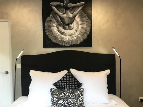 Bridal Falls Cottage - Your Accommodation 2