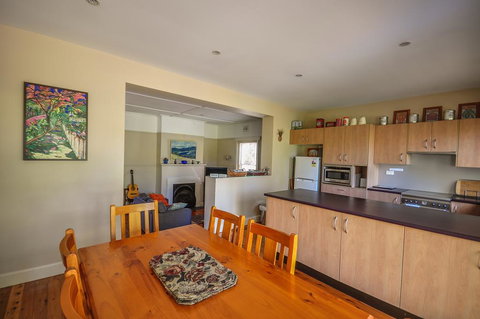 Brigalow Cottage - Your Accommodation 3