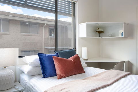 Bright Studio Steps From Westmead Hospital - Your Accommodation 1