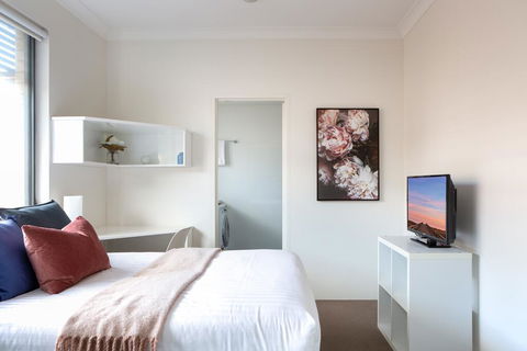 Bright Studio Steps From Westmead Hospital - Your Accommodation 0