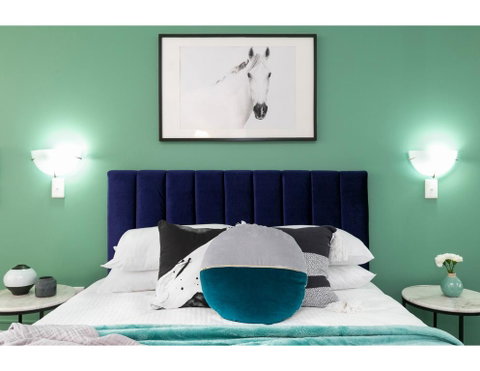 Bright, Modern Studio Steps From The Action - Your Accommodation 3