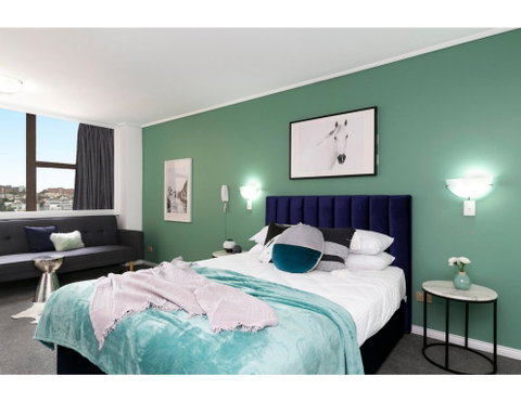 Bright, Modern Studio Steps From The Action - Your Accommodation 2