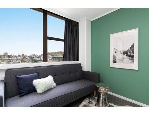 Bright, Modern Studio Steps From The Action - Your Accommodation 1