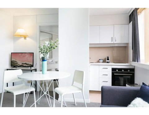 Bright, Modern Studio Steps From The Action - Your Accommodation 0