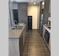 Bright Modern Stylish - Top Floor Apt - Woden - Your Accommodation