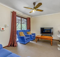 Bright Neat  Convenient House - Your Accommodation