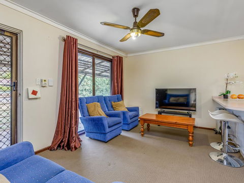 Bright, Neat & Convenient House - Your Accommodation 0