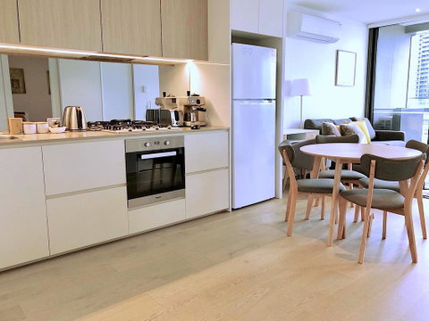Brilliant Victoria Harbour Waterfront LVII - Your Accommodation 2