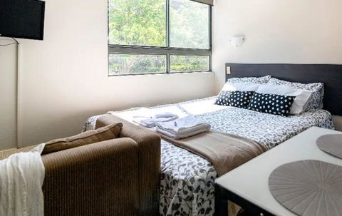 Brisbane City Resort Style Studio Waterfront Apartment - WINTER SPECIAL! - Your Accommodation 0