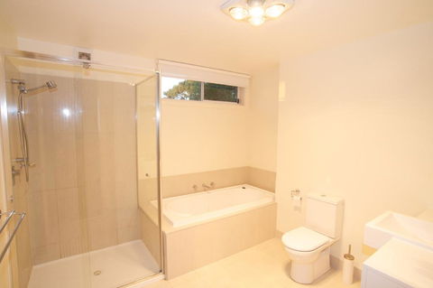 Broadbeach Inverloch Resort - Your Accommodation 1