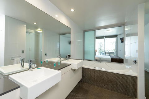 C Bargara Resort - Your Accommodation 2