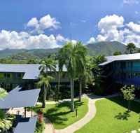 Cairns Adventure Lodge - Cook your own meals in your private Kitchen includes Dishwasher Washing Machine - Your Accommodation