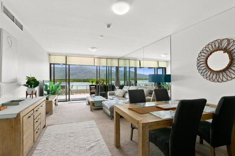 Cairns Waterfront - Harbourlights - Your Accommodation 3